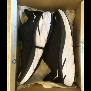 NWT Hoka Clifton 8 Running Sneakers in Black/White